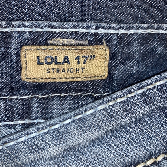 Silver Lola 17" Straight Leg Blue Jeans Distressed Women's  33x30. - Picture 6 of 11